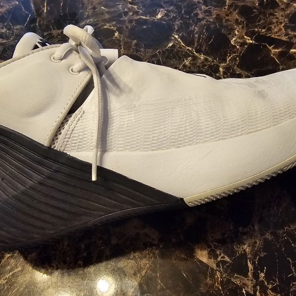 Nike Air Jordan Why Not Basketball Shoe - Picture 6 of 9